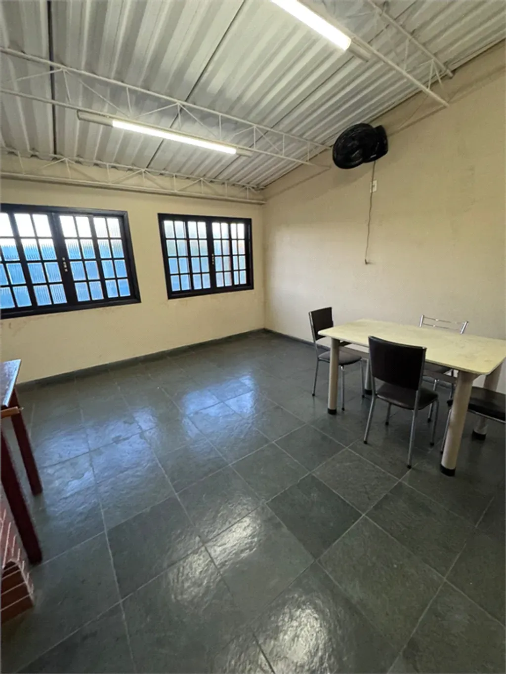 Casa com 3 quartos, 212,6 m² - Nossa Senhora das Graças - Volta Redonda — foto 2