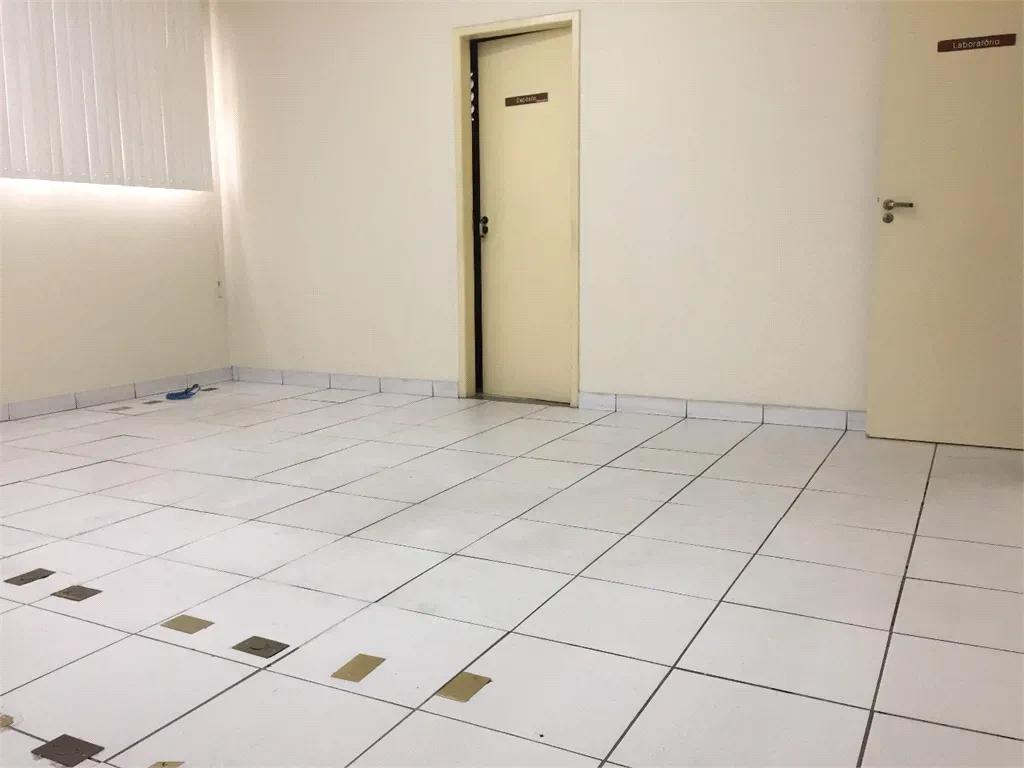 Salas 649,7 m² - Aterrado - Volta Redonda — foto 17