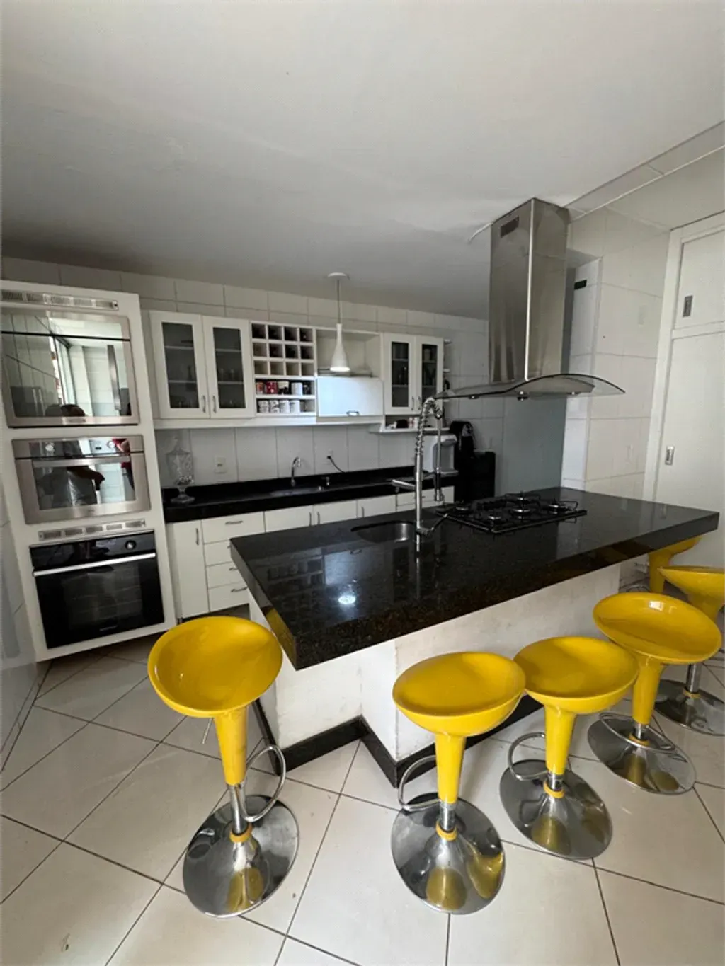 Casa com 5 quartos, 255,87 m² - Jardim Veneza - Volta Redonda — foto 2