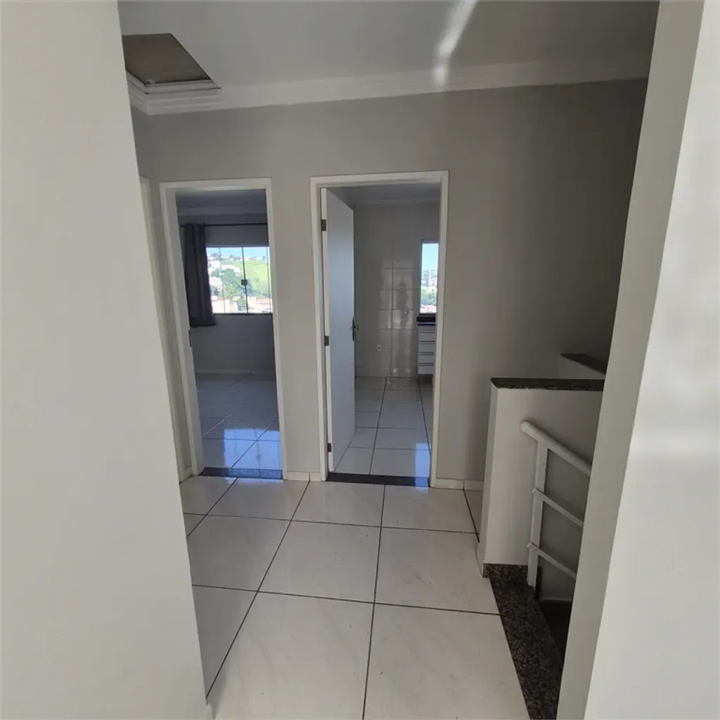 Casa com 2 quartos, 96,6 m² - Duzentos e Quarenta e Nove - Volta Redonda — foto 2