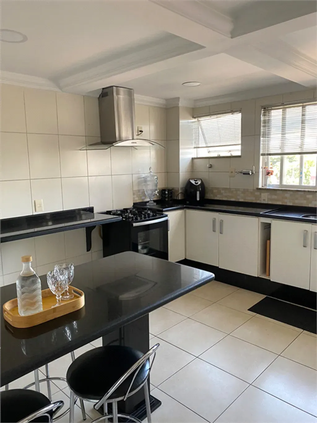 Apartamento com 3 quartos - Vila Mury - Volta Redonda — foto 2