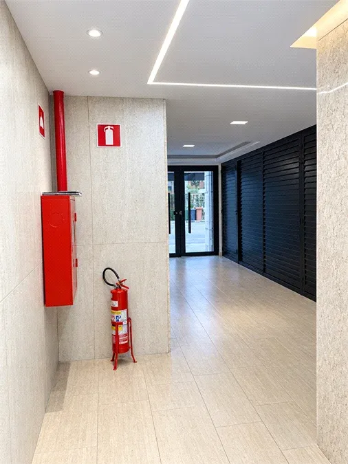 Salão 20,35 m² - Aterrado - Volta Redonda — foto 13