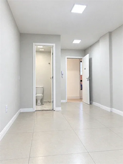Salão 20,35 m² - Aterrado - Volta Redonda — foto 7